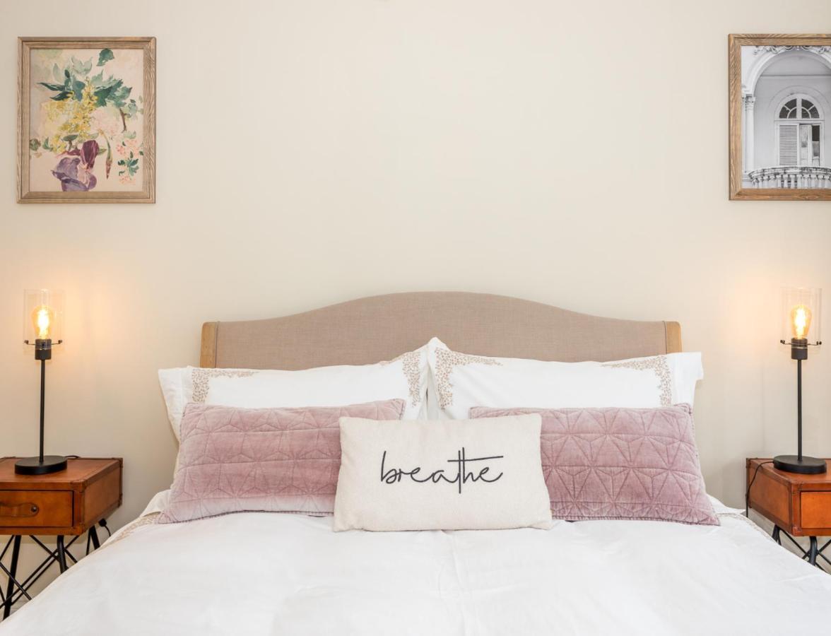 Fashionable Chic Townhouse In D4 * Dublín