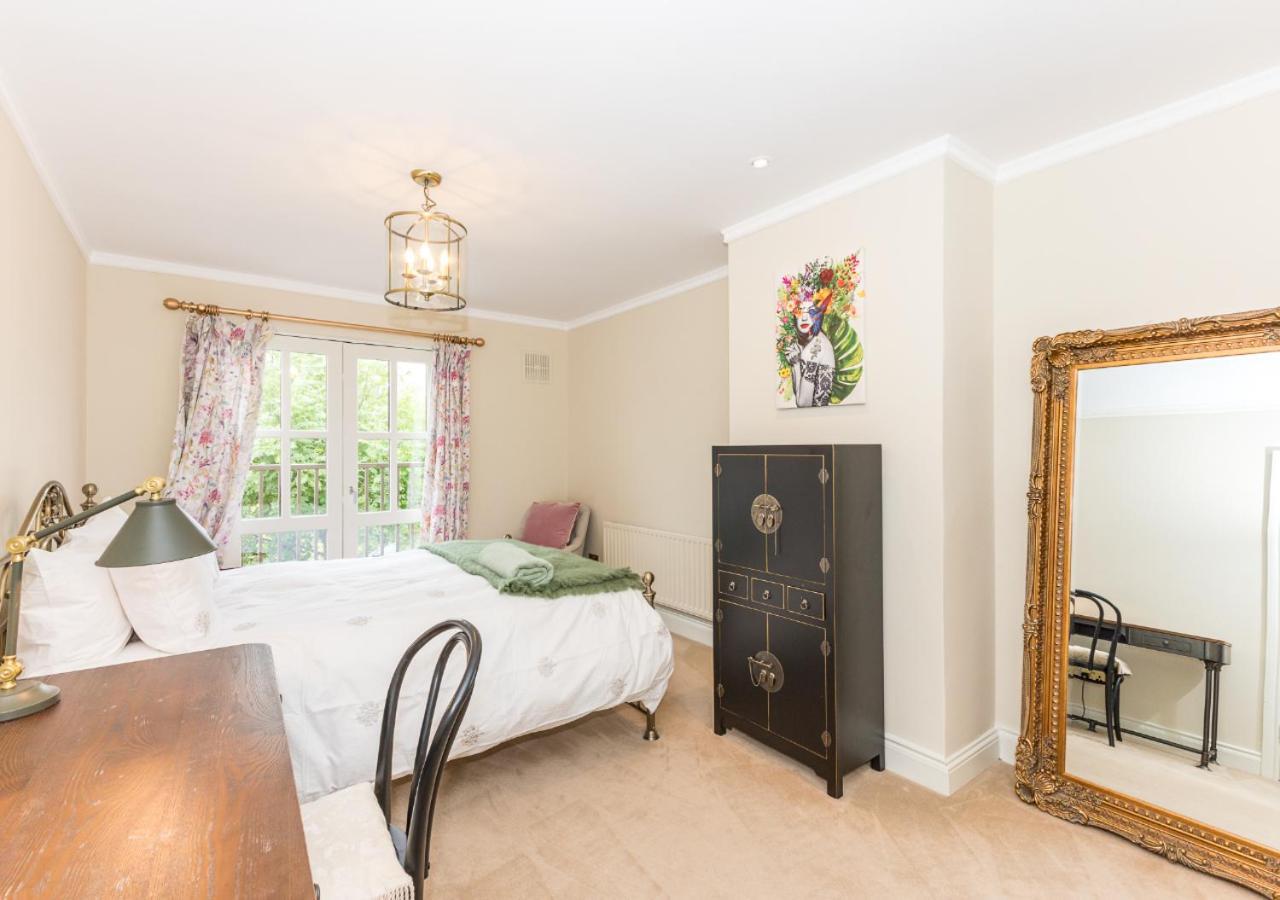 Fashionable Chic Townhouse In D4 * Dublín
